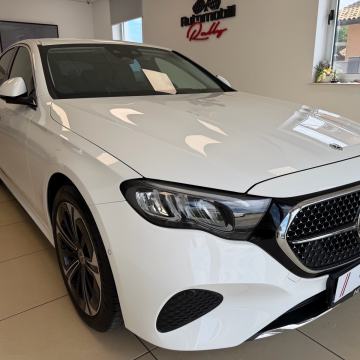 Mercedes-Benz E300e ⭐️SAMO 19000  km⭐️