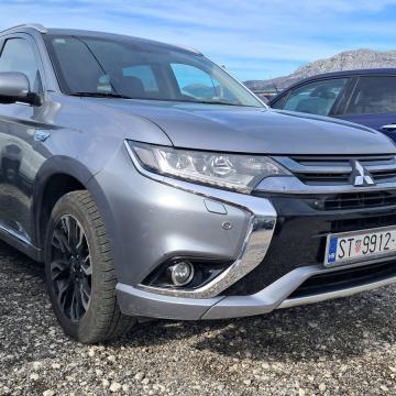 Mitsubishi Outlander 2,0 , PLUG-IN HYBRID EV / Dones 5.625€ i vozi ga