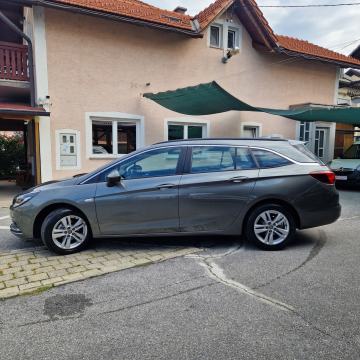 Opel Astra 1.6 CDTI Na ime  kupca do registracije.
