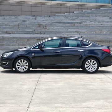 Opel Astra Innovation1.7 cdti 130ks SEDAN*REGISTRIRAN*VELIKI SERVIS