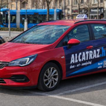 Najam BOLT/UBER TAXI Opel Astra Karavan 1,5D Full Kasko - Nema pologa