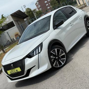 Peugeot 208 1,2 100 ks GT LINE*19.000 km*2022*PERLA BOJA*JAMSTVO*