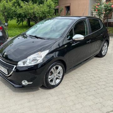 Peugeot 208 1,2 PureTech // SAMO 113 tkm //KREDIT /KARTICE !!