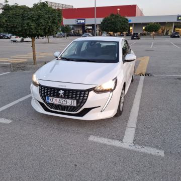 Peugeot 208 1.2 VT  49000 km!!!!!!!I
