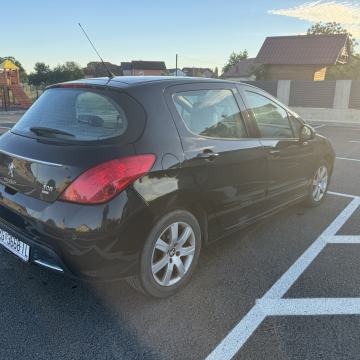 Peugeot 308 1,6 e-HDi.