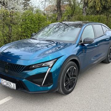 Peugeot 408 1.6 HYBRID automatik / PDV / Reg. 1god/  Odlično stanje