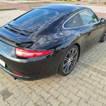 Porsche 911 Carrera Coupe Black edition