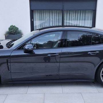 Porsche Panamera 4×4 Turbo V8-550ks.
