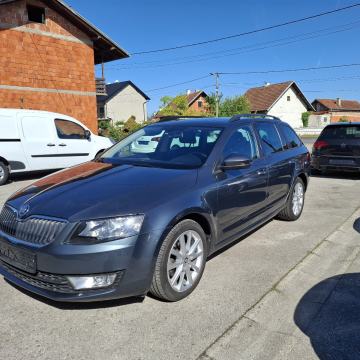 Škoda Octavia Combi 1,6 TDI dsg navi, panorama