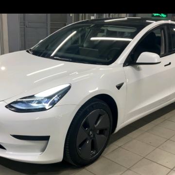 Tesla Model 3 hiting pump