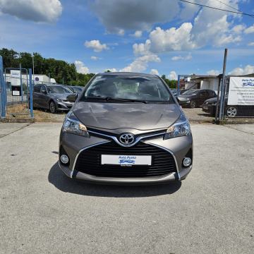 Toyota Yaris 1,33 VVT-i STRAŽNJA KAMERA,KLIMA,MFV,ALUMINIJSKI NAPLACI.
