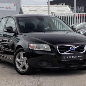 Volvo V50 D2••REGISTRIRAN••NAPRAVLJEN VELIKI SERVS••