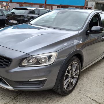 Volvo V60 Cross Country 2.0 D, koža, kuka, reg. 8/2026., kao nov