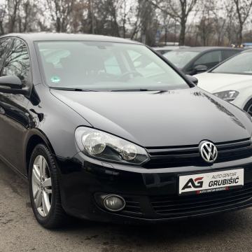 VW Golf 6 1,6 TDI MATCH  *Top oprema*  *Nove gume*