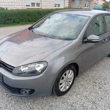 VW Golf 6 1,6 TDI mod.2013 - KLIMA/ NAVIGACIJA/ SERVISNA/ PDC/ ALU