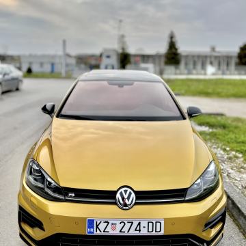 VW Golf 7.5 R 2,0 TSI /PANO/LED/NAVI/KOŽA - TOP STANJE!!