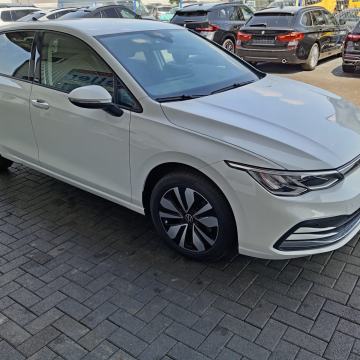 VW Golf 8 2,0 TDI ! 2023 g ! Full oprema ! 19000 e moguca zamjena