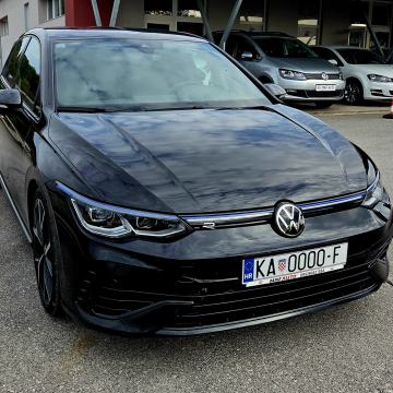 VW Golf 8 R 2,0 TSI 4Motion 320KS automatik