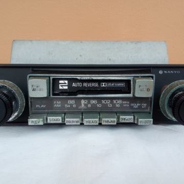 Sanyo FT 1490-2 prastari radio-kasetofon