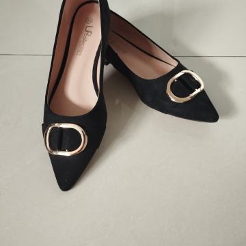 Crne ženske balerinke