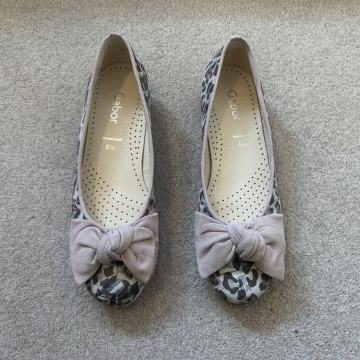 Nove Gabor balerinke, 40