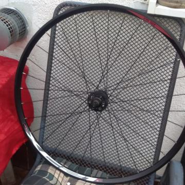 Straznji kotac XC 27.5"+QR osovina,lagan,odlicno stanje,snizeno 70E