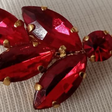 antique broš sa granatima