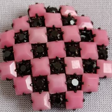 antique broš sa rozenkvartz kristalima