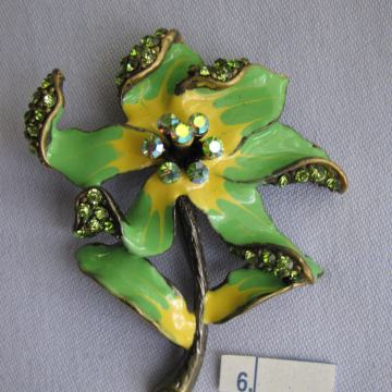 BROŠ - 6. Zeleni cvijet - zeleni kristali. Metal. SAND-2