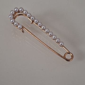 BROŠ BOJA ZLATA S BISERIMA - NOVO