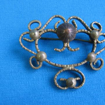 BROŠ - mesingani ornamenti - stara izrada. SAND-2