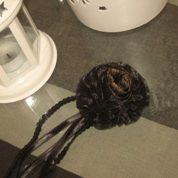 BROŠ CRNO - ZLATNI - NOVO