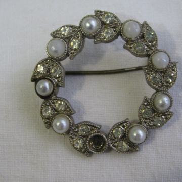 BROŠ - starinski VIJENAC. SAND-2