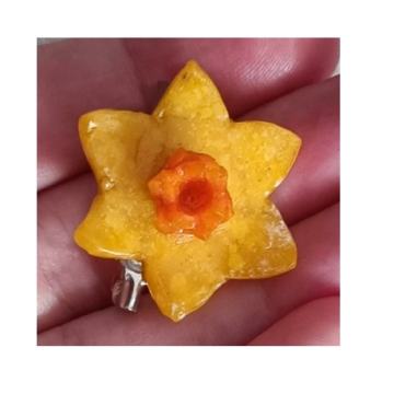 Broš žuta narančasta narcisa ručni rad