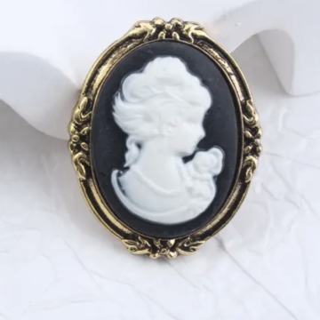CAMEO - BROŠ VINTAGE - NOVO S ETIKETOM