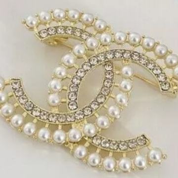 Elegantni ženski broš