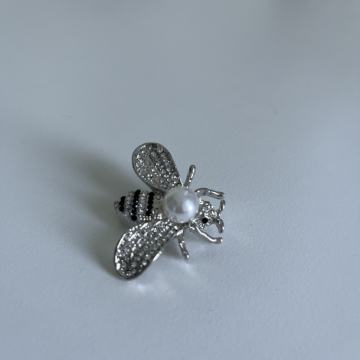 "Gucci" kukac, buba broš  / TOTALNA ČISTKA