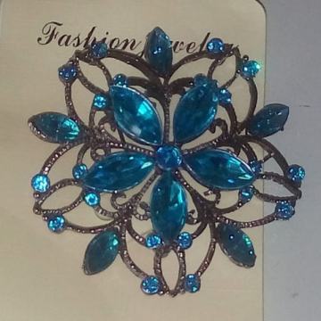 Tirkizno plavi broš - NOVO