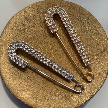 Ukrasni igla broševi - novo