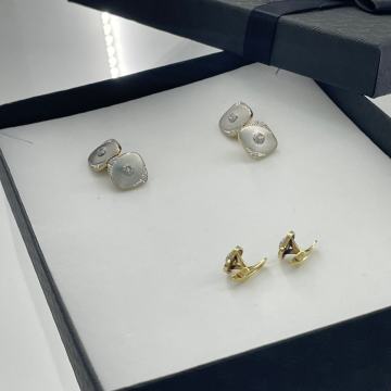 ZLATNE MANŽETE SA BRILJANTIMA