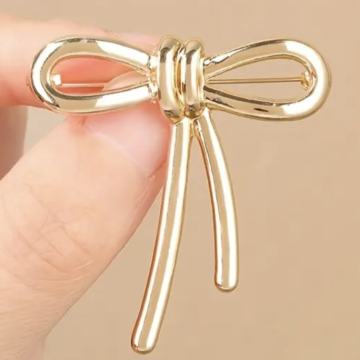 ZLATNI BROŠ MAŠNA - NOVO