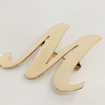 ZLATNI BROŠ SLOVO "M" 14K 6.48G ***DO 24 RATE*** R1!