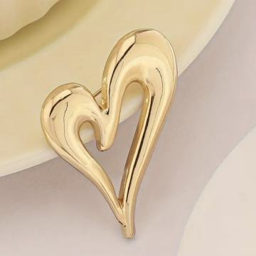 ZLATNI BROŠ SRCE - NOVO