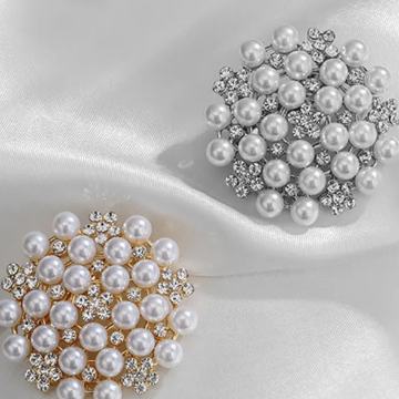 ZLATNI I SREBRNI BROŠ  - NOVO