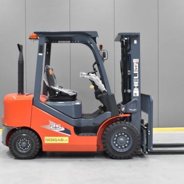 viličar HELI CPCD 25, na skladištu Velika Gorica       GEBGAB.HR