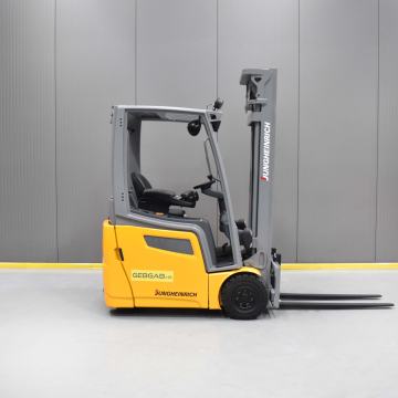 Viličar JUNGHEINRICH EFG 213 na skladištu Velika Gorica      GEBGAB.HR