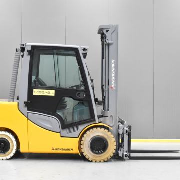 Viličar JUNGHEINRICH DFG 430S na skladištu Velika Gorica     GEBGAB.HR