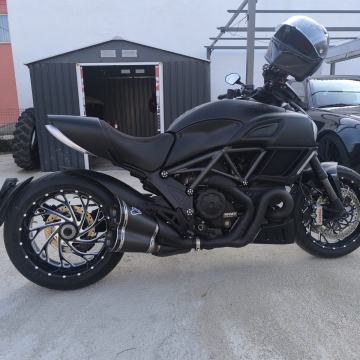 Ducati Diavel 1198 cm3