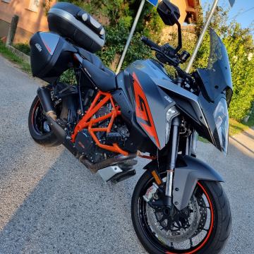 KTM 1290 SUPER DUKE GT