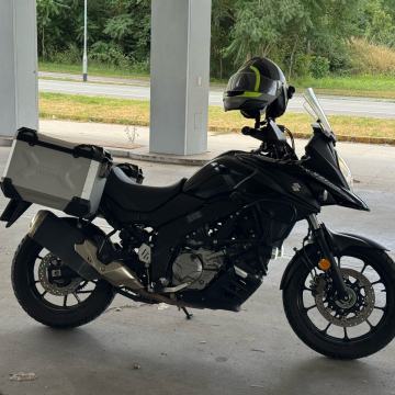 Suzuki V stom 650 cm3
